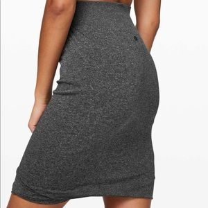 Lululemon Boulevard Bliss Skirt 18” Size 6
